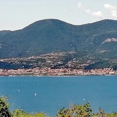 Christina's * Torri Del Benaco